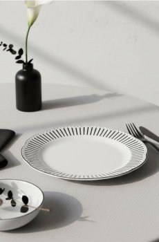 Керамічна тарілка з декоративним краєм - чорний