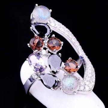 Серебряное кольцо с фианитами 111582 Серебряное кольцо с фианитами 111582