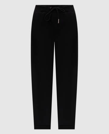 Черные джогеры с брендовой нашивкой Черные джогеры с брендовой нашивкой