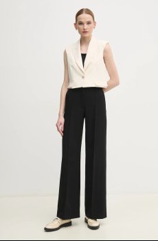 Безрукавка Gaudi