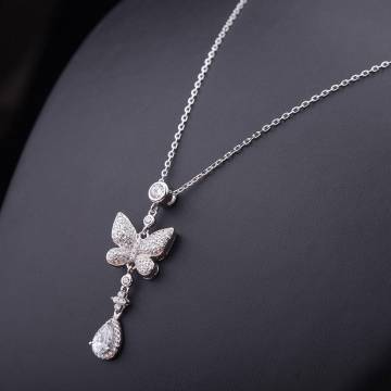 Серебряное колье "Бабочка" с фианитами 18225 Серебряное колье "Бабочка" с фианитами 18225