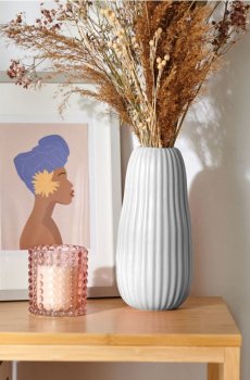 Ваза для квітів - білий