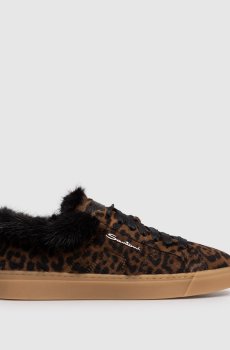 Коричневые кожаные кеды в анималистичный принт с мехом норки