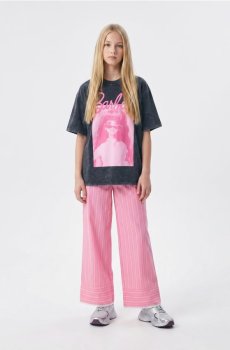 Футболка oversize із принтом Barbie - чорний