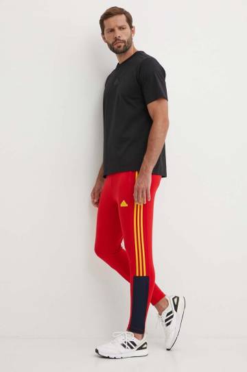 Спортивные штаны adidas Tiro цвет красный с аппликацией IY4518 Спортивные штаны adidas Tiro цвет красный с аппликацией IY4518