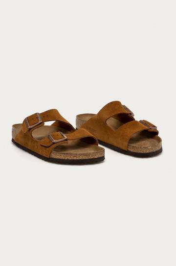 Замшевые шлепанцы Birkenstock Arizona мужские цвет коричневый 1009526 Замшевые шлепанцы Birkenstock Arizona мужские цвет коричневый 1009526