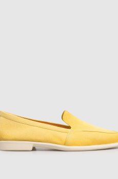 Желтые замшевые лоферы