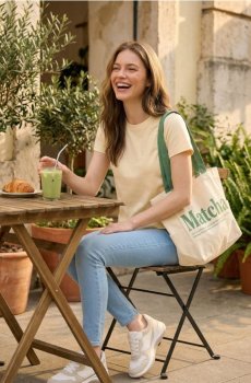 Бавовняна футболка з щільного інтерлок-плетення - yellow jeans