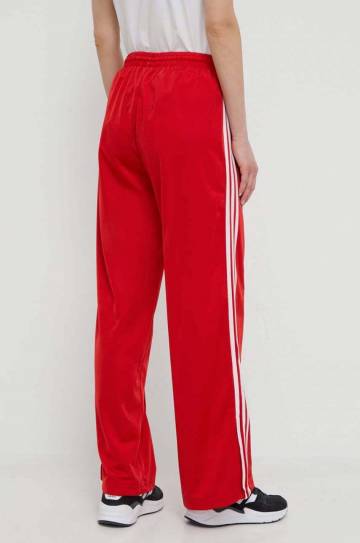 Спортивные штаны adidas Originals цвет красный с аппликацией Спортивные штаны adidas Originals цвет красный с аппликацией