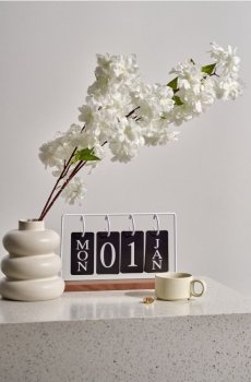 Декоративна штучна рослина - білий