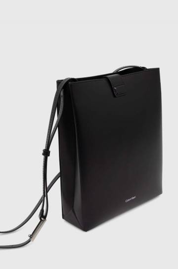 Кожаная сумочка Calvin Klein цвет чёрный K60K612649 Кожаная сумочка Calvin Klein цвет чёрный K60K612649