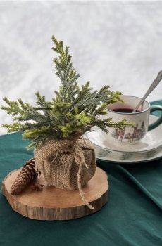 Декоративна штучна рослина - зелений