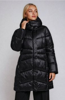 Стьобана куртка з капюшоном - чорний