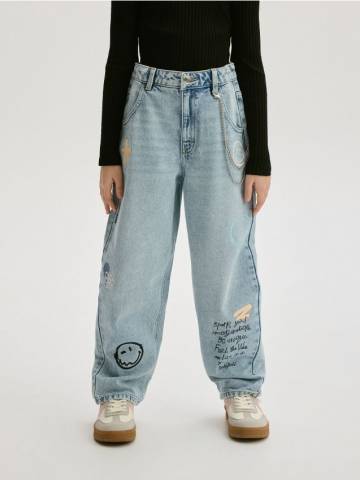 Reserved - Скейтерські джинси з принтом SmileyWorld® - синій - 741CV-05J