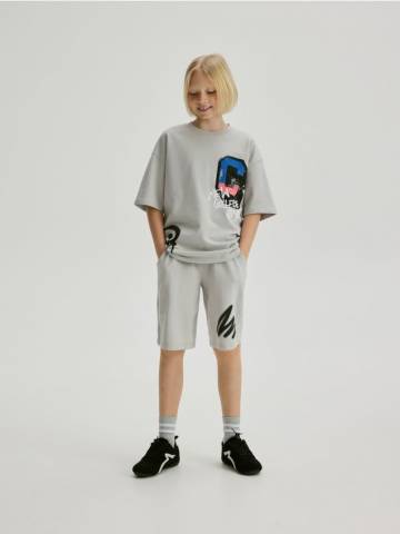 Reserved - BOYS` T-SHIRT & SHORTS - світло-сірий - 156CJ-09X Reserved - BOYS` T-SHIRT & SHORTS - світло-сірий - 156CJ-09X