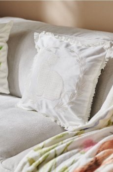 Наволочка з великоднім мотивом - білий