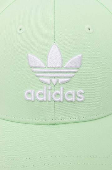 Хлопковая кепка adidas Originals цвет зелёный с аппликацией Хлопковая кепка adidas Originals цвет зелёный с аппликацией