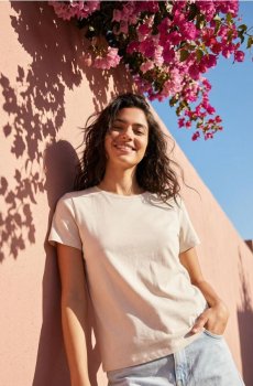 Бавовняна футболка з коротким рукавом - нюдовий