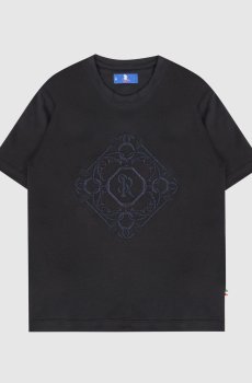 Детская черная футболка с вышивкой логотипа монограммы