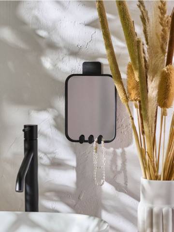 Дзеркало - чорний