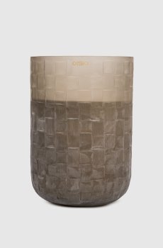 Свеча Chess XL с ароматом Precious Oud в стеклянном подсвечнике