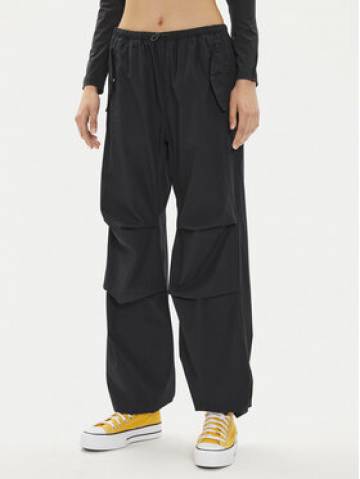 Converse Штани з тканини W Parachute Pant 10026399-A01 Чорний Loose Fit Converse Штани з тканини W Parachute Pant 10026399-A01 Чорний Loose Fit