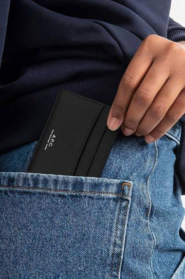 Кожаный чехол на карты A.P.C. Cartes Andre цвет чёрный PXAWV.H63028-BLACK Кожаный чехол на карты A.P.C. Cartes Andre цвет чёрный PXAWV.H63028-BLACK