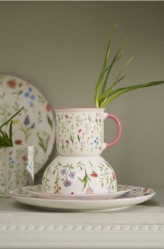 Керамічний кухоль з квітковим візерунком - рожевий