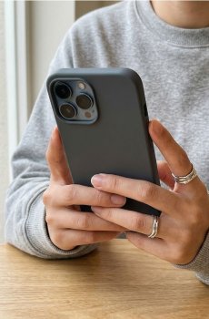 Чохол для iPhone 15 - чорний