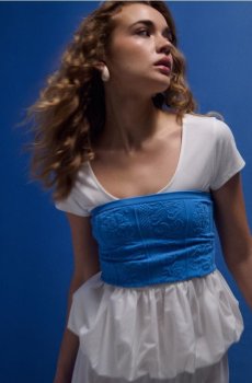 Футболка з віскозою з декоративною оборкою - кремовий