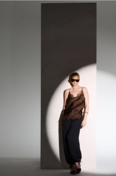 Сатиновий топ з мереживом - коричневий