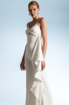 Елегантний молочний комбінезон зі штанами