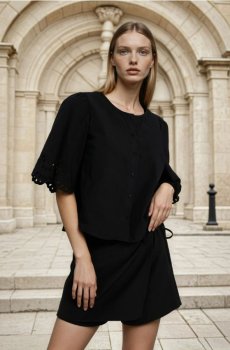 Сорочка-блузка з мереживним оздобленням рукавів - чорний