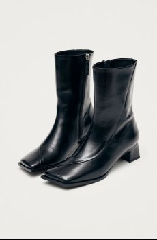 Кожаные полусапожки Alohas Chantal