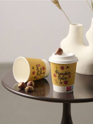 Чашка з блюдцем - різнобарвний