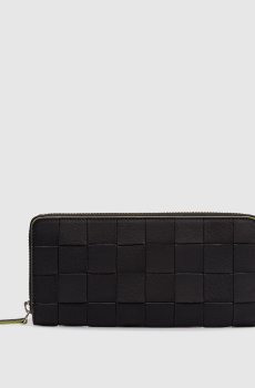 Черный кожаный кошелек