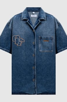 Синее джинсовое платье-рубашка с вышивкой логотипа