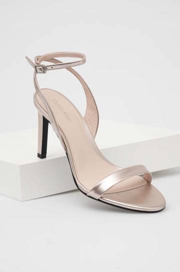 Кожаные сандалии Calvin Klein HEEL SANDAL 90 PEARL цвет золотой HW0HW02026 Кожаные сандалии Calvin Klein HEEL SANDAL 90 PEARL цвет золотой HW0HW02026