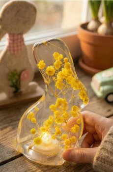 Великодня декоративна LED-лампа у формі зайчика - жовтий