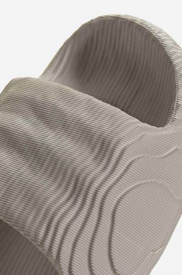 Шлепанцы adidas Orginals Adilette цвет серый HQ4670-grey Шлепанцы adidas Orginals Adilette цвет серый HQ4670-grey
