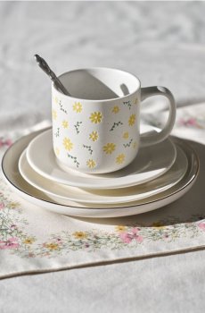 Чашка з квітковим принтом - жовтий