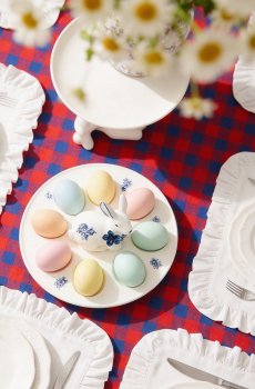 Блюдо порцелянове для 8-ми яєць з фігуркою кролика 23,5 см