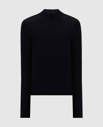 Черный топ с фигурным вырезом Черный топ с фигурным вырезом