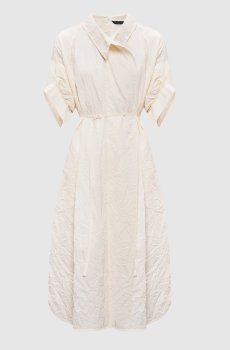 Платье-рубашка цвета айвори с эффектом жатки