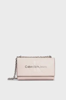 Женская бежевая сумка SCULPTED EW FLAP CONV25 MONO Бежевый ONESIZE Calvin Klein K60K611866