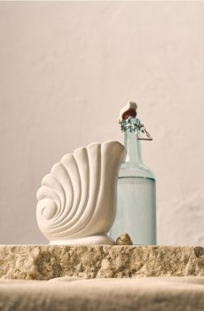 Ваза у формі мушлі - білий