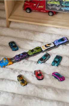 Набір машинок із запуском - різнобарвний