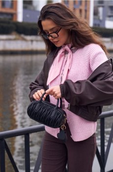 Мала структурована crossbody сумка - чорний