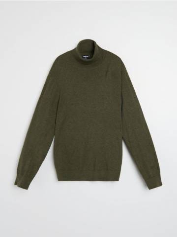 Класичний светр з високим коміром - оливковий