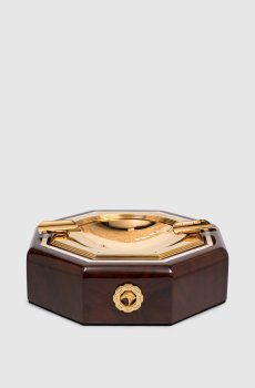 Коричневая пепельница с эмблемой